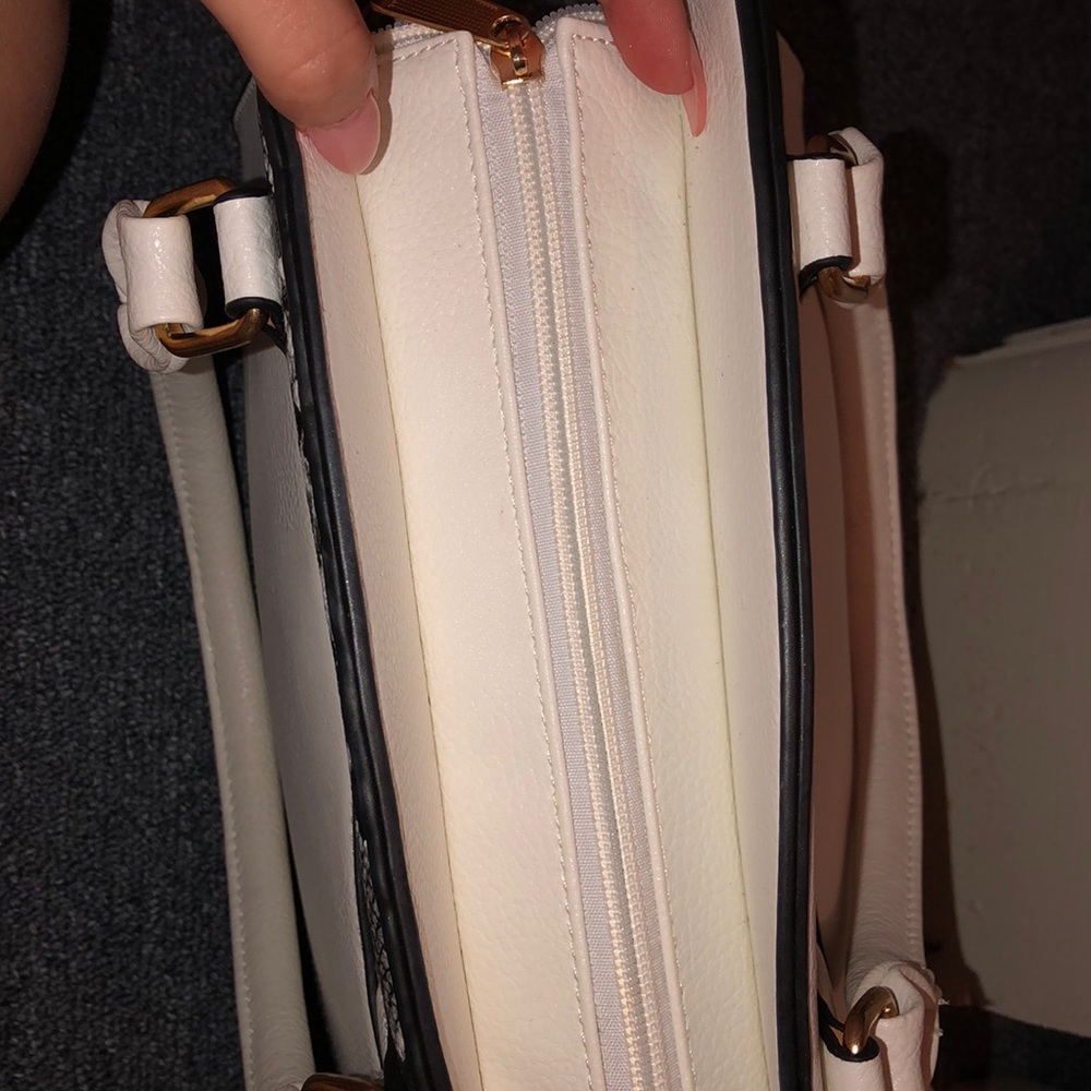 Purse - Picture 2 of 3
